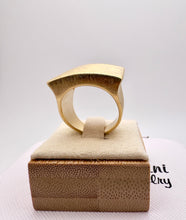 Load image into Gallery viewer, Heavy top square frosted ring