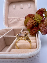 Load image into Gallery viewer, Square fine cut crystal Seductive Collection ring