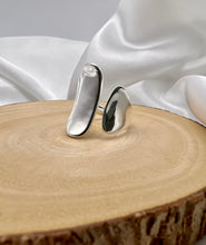 Load image into Gallery viewer, Chunky geometric adjustable silver plated ring