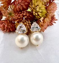 Load image into Gallery viewer, Diamond cz shell pearl earrings
