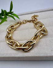 Load image into Gallery viewer, Gold chunky paper clip link bracelet
