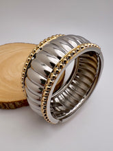 Load image into Gallery viewer, Wavy vintage bracelet with gold detail
