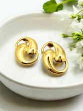Load image into Gallery viewer, Statement maxi organic earrings
