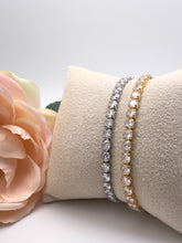 Load image into Gallery viewer, Tennis bracelet 4mm cz fold over clasp Valentina
