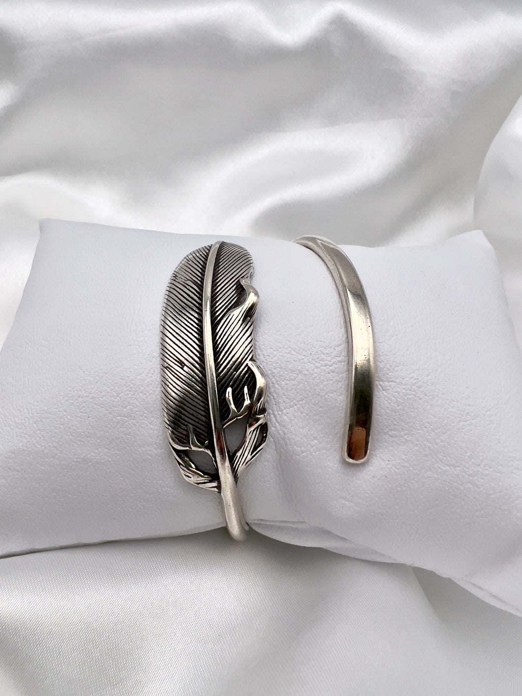 Silver plated adjustable feather bracelet