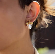 Load image into Gallery viewer, Inspired bee with pearl earrings
