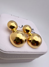 Load image into Gallery viewer, Half ball 2 different sizes stud earrings
