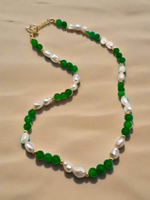 Load image into Gallery viewer, Natural freshwater and green jade necklace
