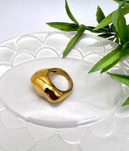 Load image into Gallery viewer, Hammered organic ring gold plated
