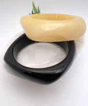 Load image into Gallery viewer, Resin vintage smooth organic bracelet
