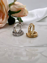 Load image into Gallery viewer, Delicate small Versa inspired hoop earrings
