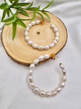 Load image into Gallery viewer, Hoop made of pearl push back earrings
