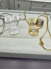 Load image into Gallery viewer, Square set with zirconia stones in the center
