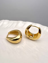 Load image into Gallery viewer, Sleek bold teardrop gold plated hoop earrings
