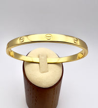 Load image into Gallery viewer, Famous solid Carrier gold plated bracelet
