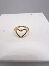 Load image into Gallery viewer, Delicate and thin heart shape ring
