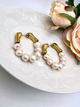 Load image into Gallery viewer, Clip-on hoop earring with freshwater pearls
