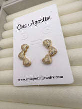 Load image into Gallery viewer, Curved three studded heart earrings
