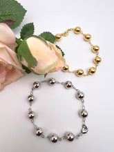 Load image into Gallery viewer, Medium ball carryer link bracelet in sequence
