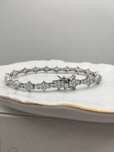 Load image into Gallery viewer, Diamond cz clasp jewelry bracelet
