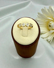 Load image into Gallery viewer, Round shaped with clover cz ring
