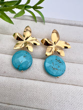 Load image into Gallery viewer, Turquoise jade coin flower base earrings
