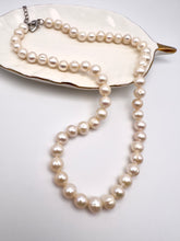 Load image into Gallery viewer, Classic freshwater 8 mm pearl necklace
