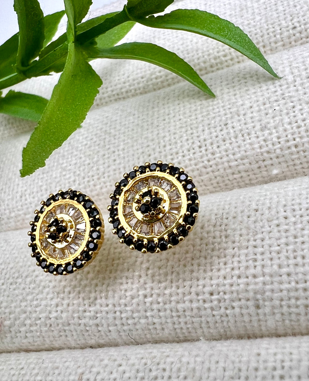 Fine small pizza cz black earrings