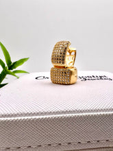 Load image into Gallery viewer, Thick cz studded square elegant earrings
