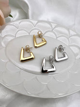 Load image into Gallery viewer, Geometric triangle push back earrings
