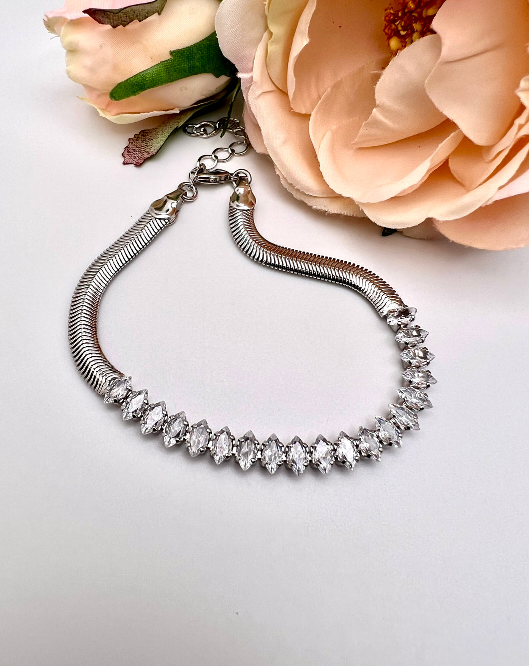German thread and crystal navettes bracelet