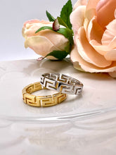 Load image into Gallery viewer, king Versa inspired ring
