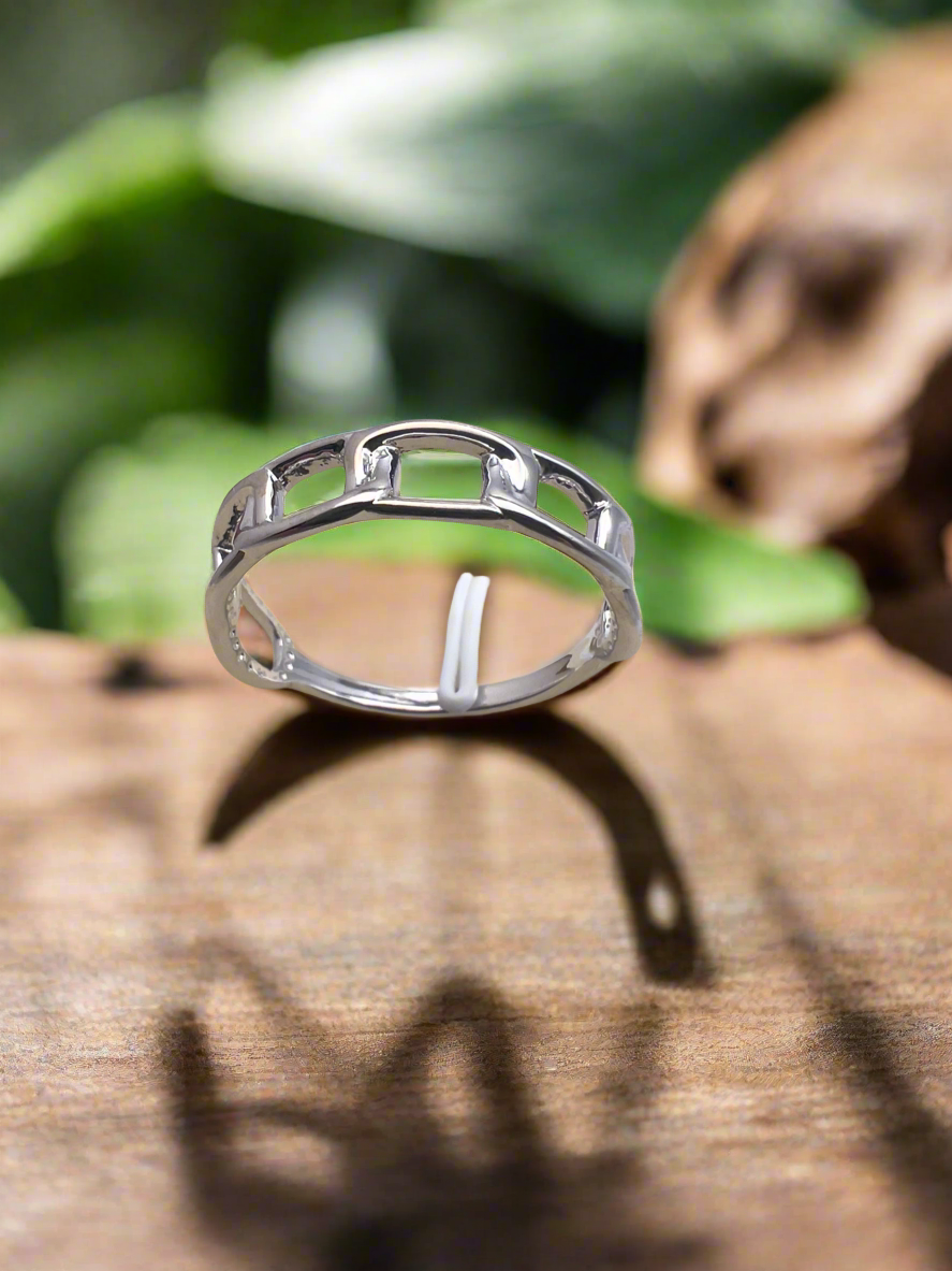 Link chain wedding ring