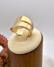 Load image into Gallery viewer, Gold plated wide ring straight cz detail
