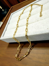 Load image into Gallery viewer, Small cart link choker necklace
