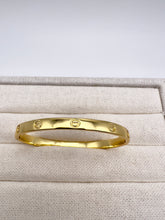 Load image into Gallery viewer, Famous solid Carrier gold plated bracelet
