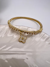 Load image into Gallery viewer, Fine zirconia bracelet with studded VC pendant
