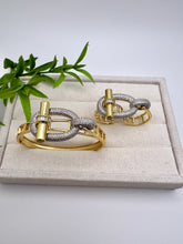 Load image into Gallery viewer, Luxury set of bracelet and ring exclusive Seductive Collection
