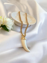 Load image into Gallery viewer, Braided mesh necklace saber-tooth pendant
