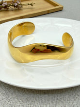 Load image into Gallery viewer, Organic wave open bracelet
