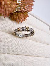 Load image into Gallery viewer, Interlaced cz diamond gold detail ring
