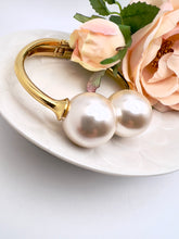 Load image into Gallery viewer, Big pearl bangle bracelet Seductive Collection

