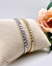 Load image into Gallery viewer, German thread and crystal navettes bracelet
