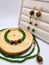 Load image into Gallery viewer, Green quartz and eye of tiger ball bracelet
