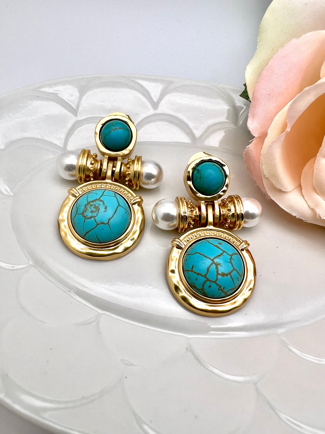Round turquoise and pearl earrings