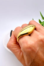 Load image into Gallery viewer, Organic double finger Seductive Collection ring
