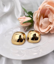 Load image into Gallery viewer, Button square bold Seductive earrings

