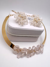 Load image into Gallery viewer, Set choker necklace and earrings with crystal gravel
