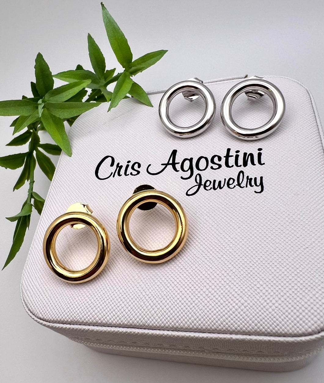 Small tube front small earrings