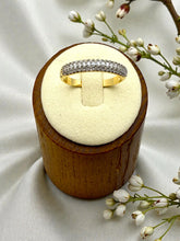 Load image into Gallery viewer, Classic wedding sideboard ring
